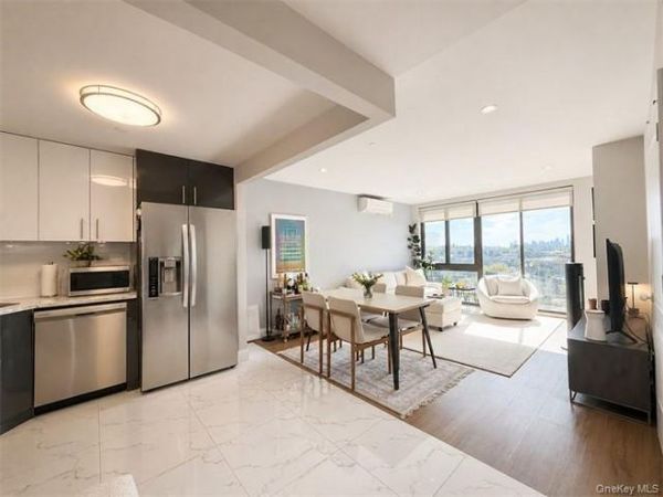 4511 82nd Street, Unit W8G, Elmhurst, NY 11373