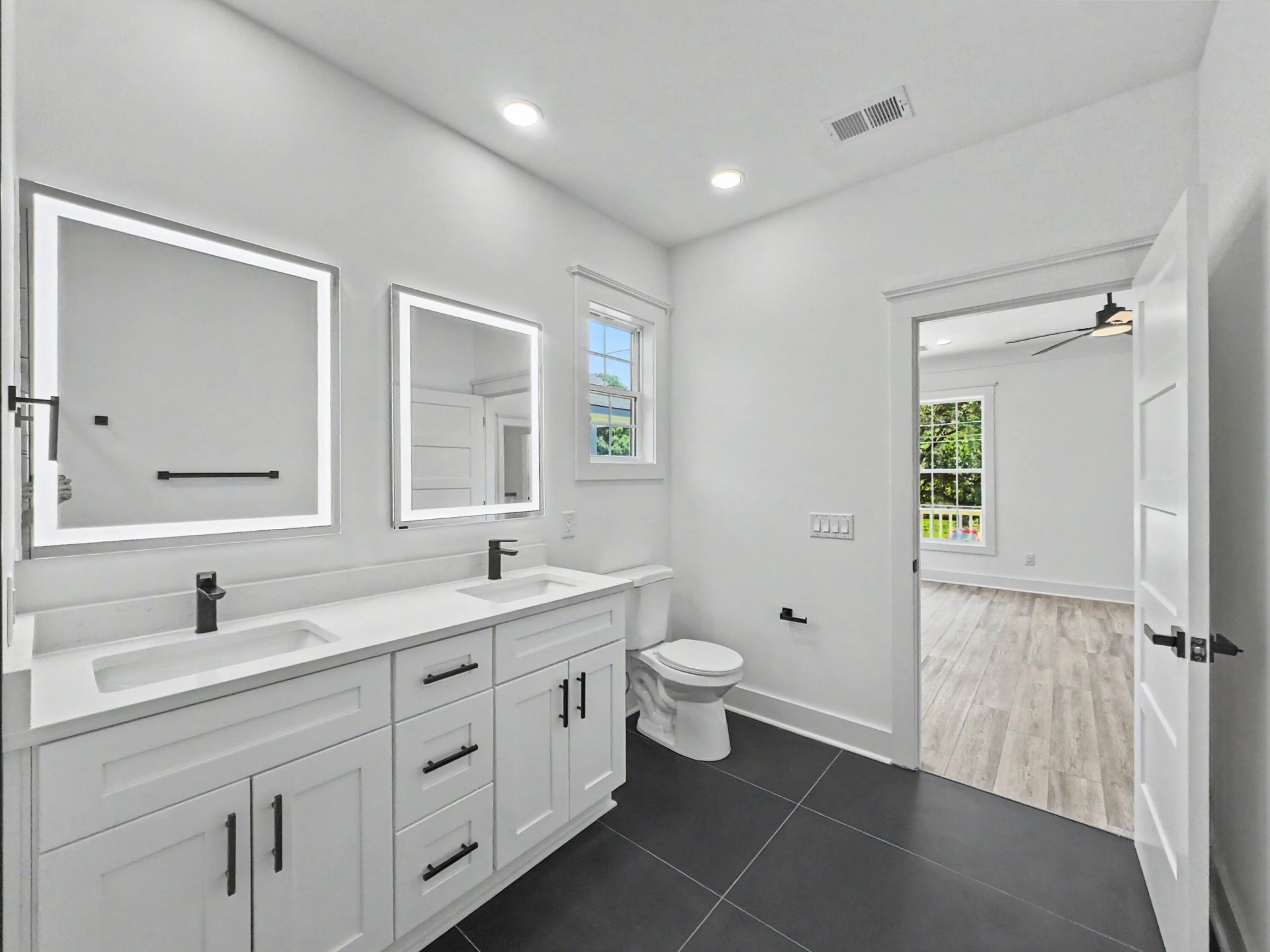 1922 Clifton Street Photo 19