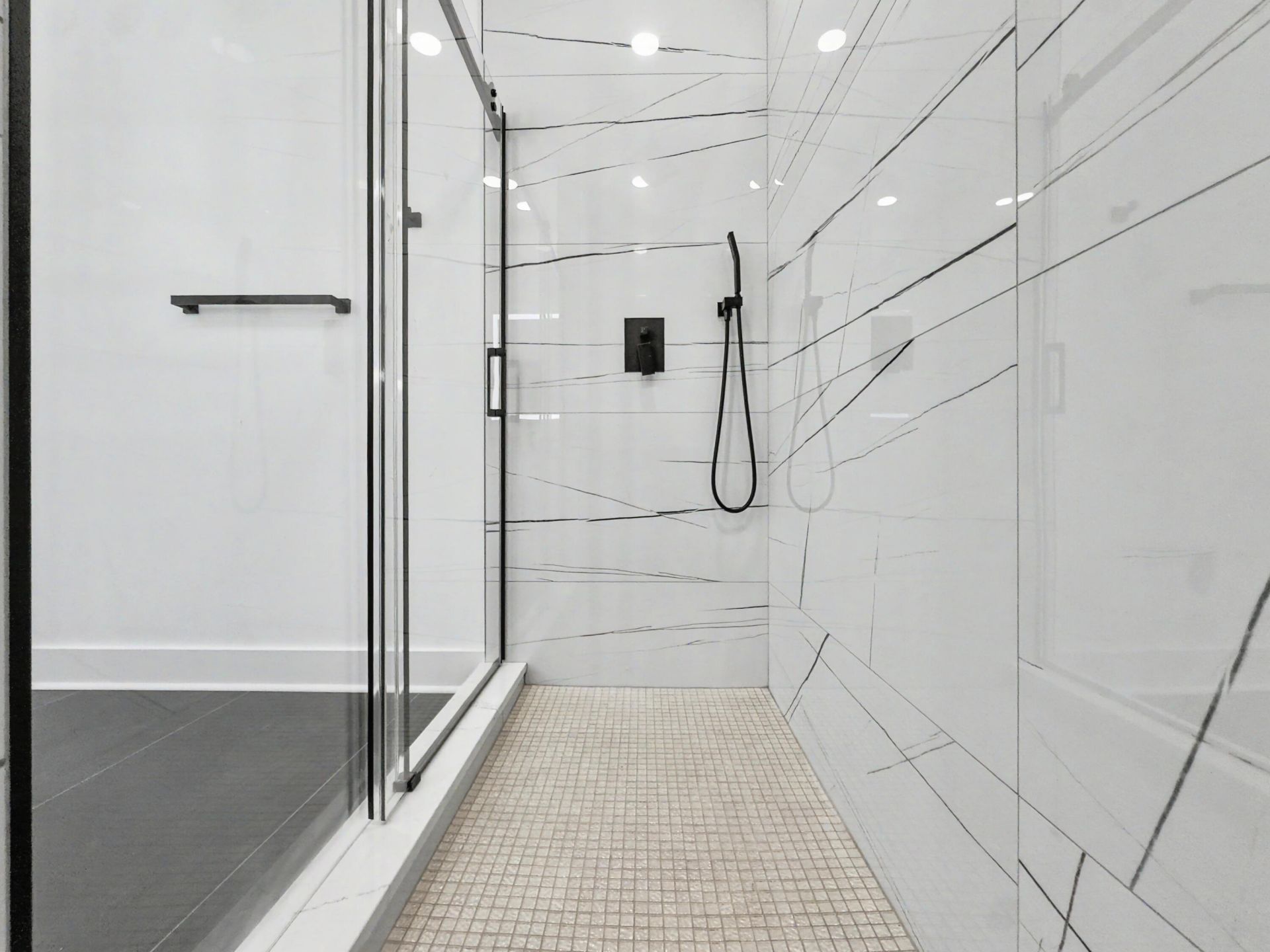 1922 Clifton Street Photo 21