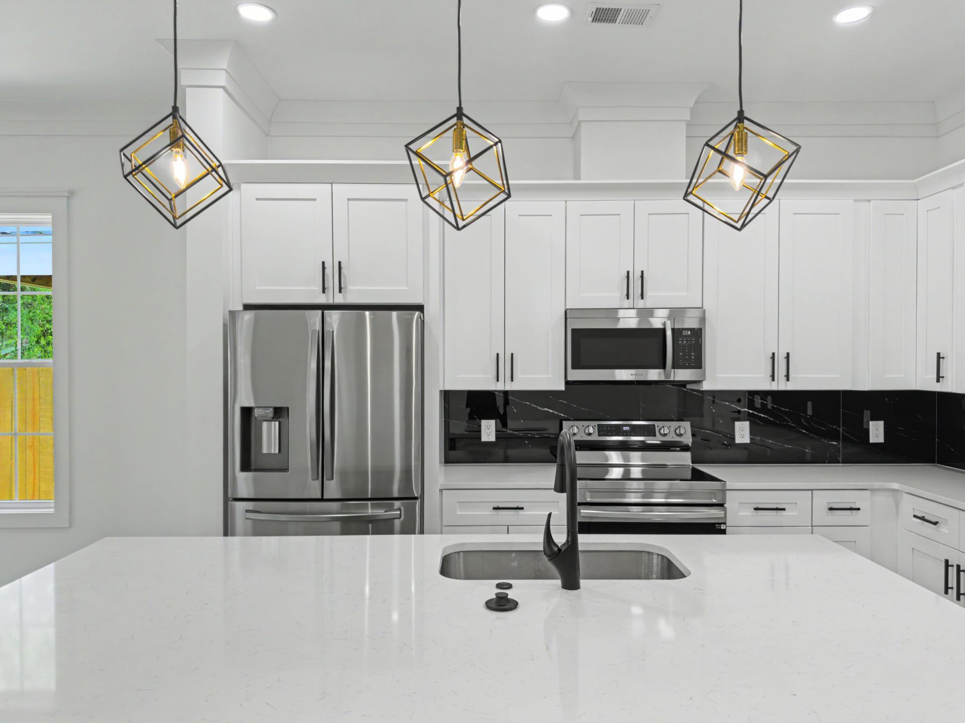 1922 Clifton Street Photo 5