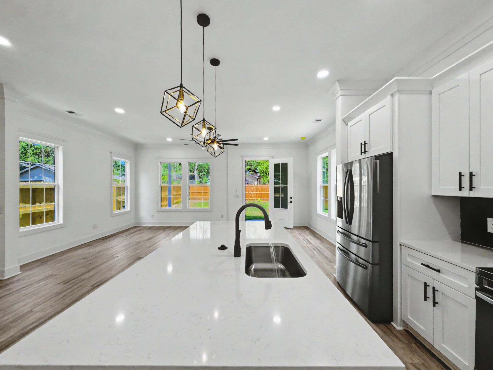 1922 Clifton Street Photo 6