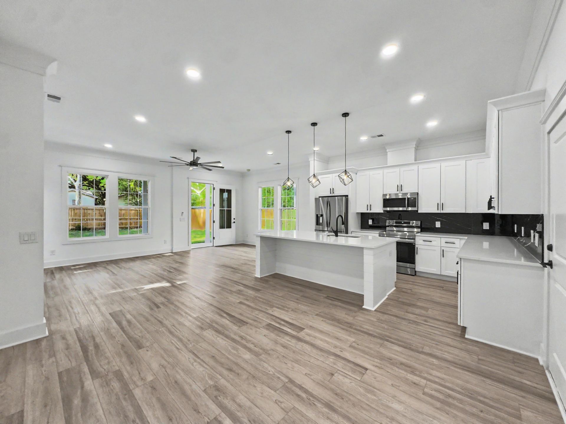 1922 Clifton Street Photo 8