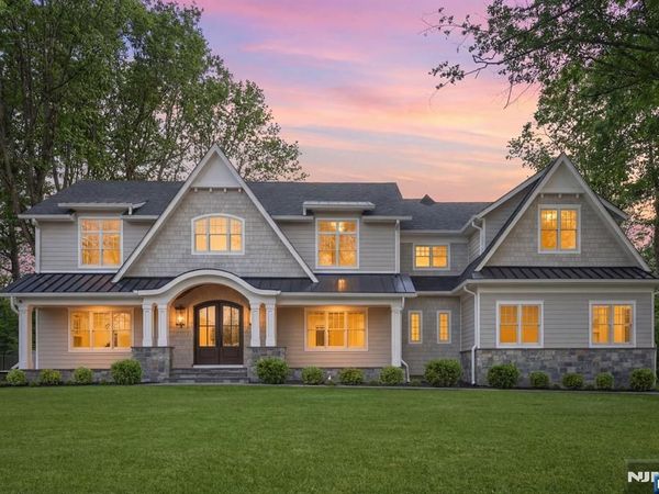 68 Grandview Avenue, Upper Saddle River, NJ 07458