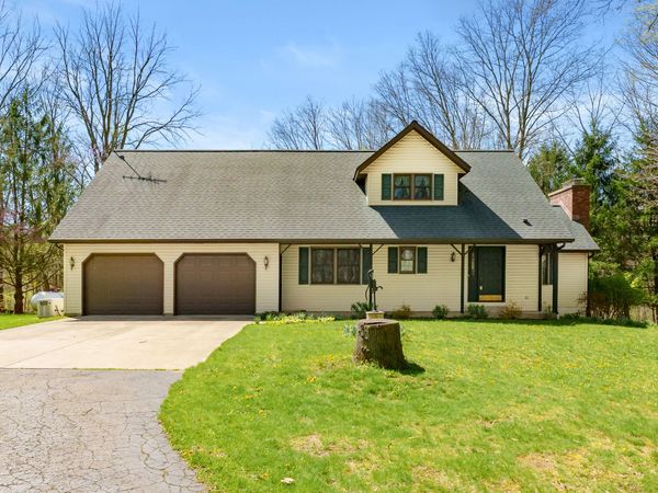 10501 N 22nd Street, Plainwell, MI 49080