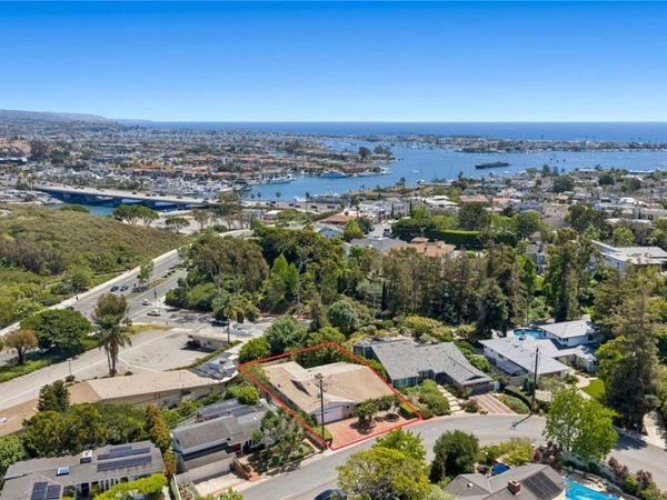 608 Saint James Place, Newport Beach, CA 92663