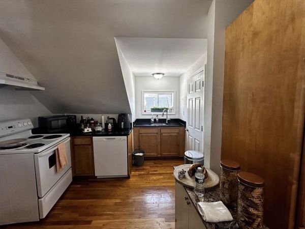 69 Beacon St, Unit 3, Chelsea, MA 02150