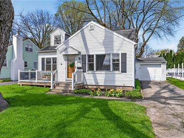 241 W Ivy Street , East Rochester, NY 14445