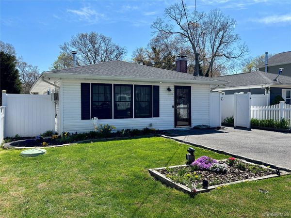 228 Patchogue Avenue , Mastic, NY 11950