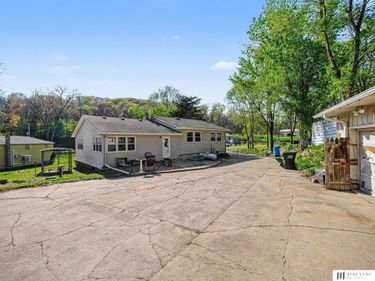 14225 Shongaska Road , Omaha, NE 68112