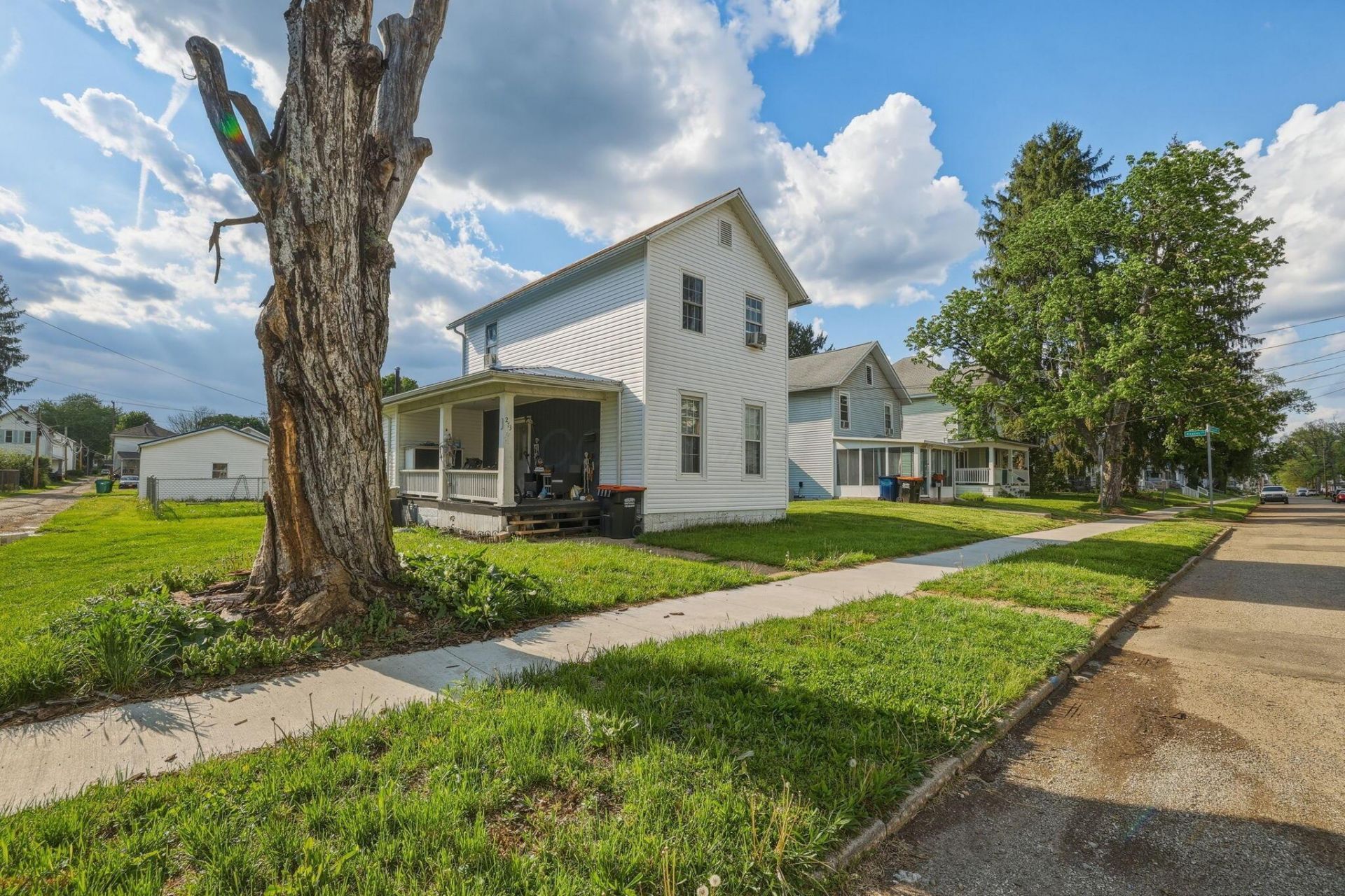 273 Buckingham Street, Newark, OH 43055 Main Photo