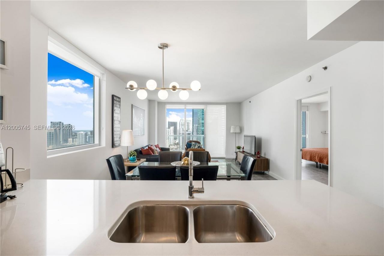 500 Brickell Ave , Unit 3907, Miami, FL 33131 Photo
