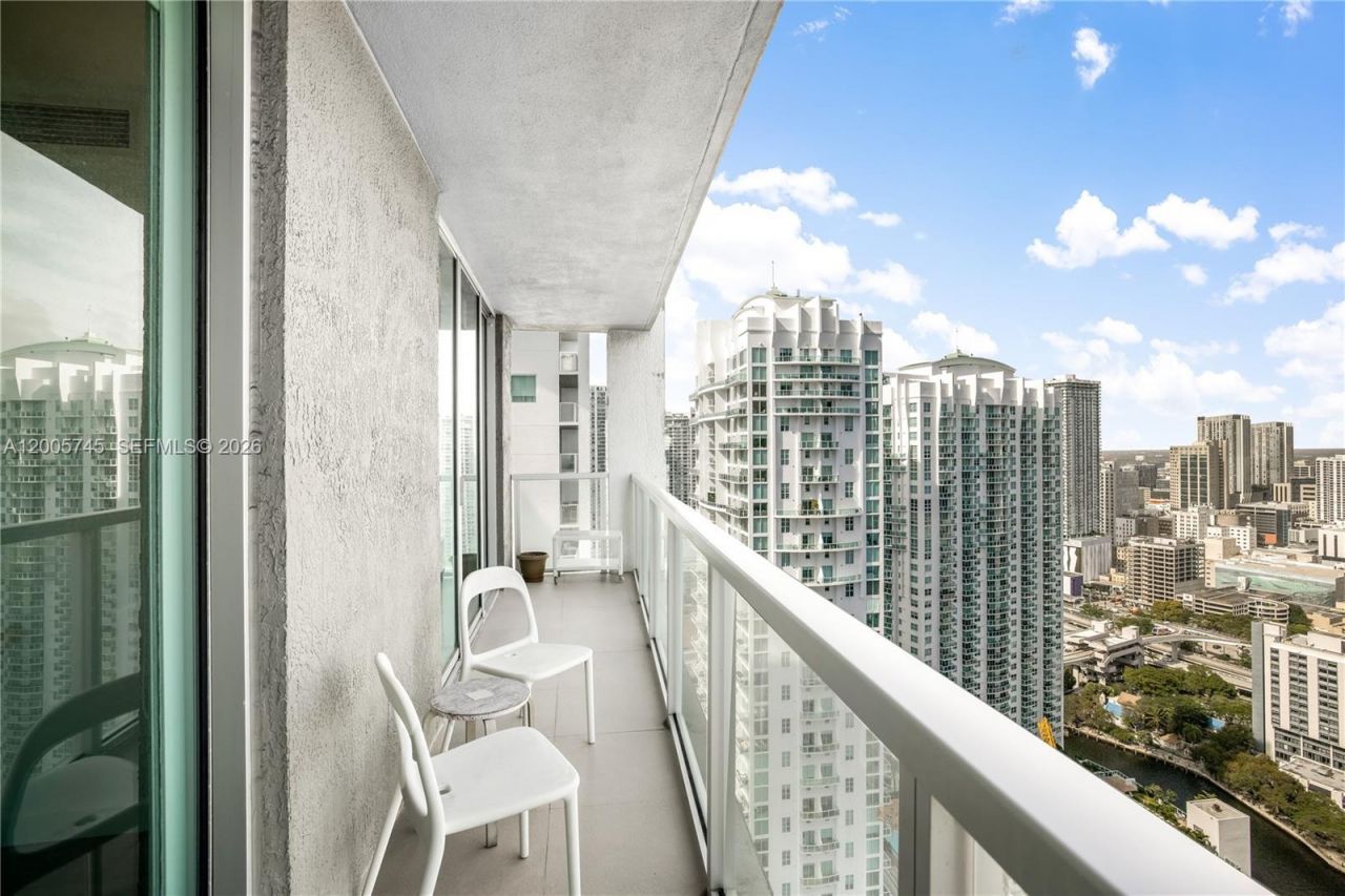 500 Brickell Ave , Unit 3907, Miami, FL 33131 Photo