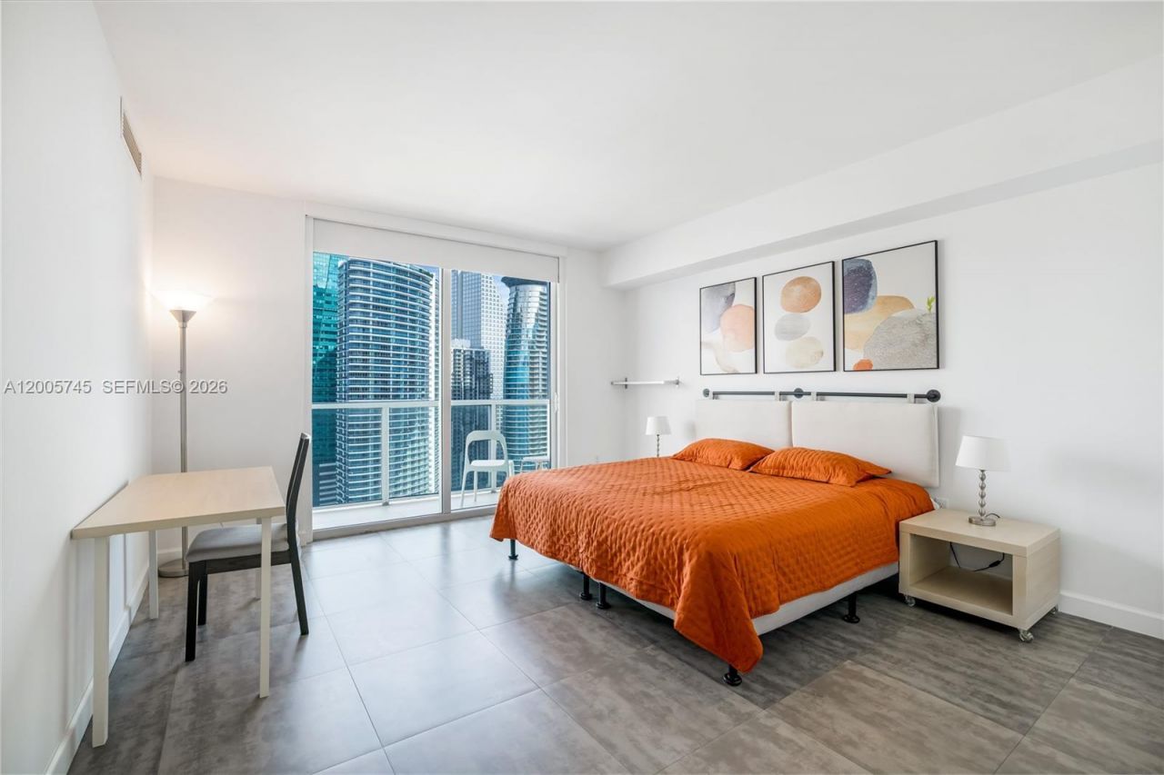 500 Brickell Ave , Unit 3907, Miami, FL 33131 Photo