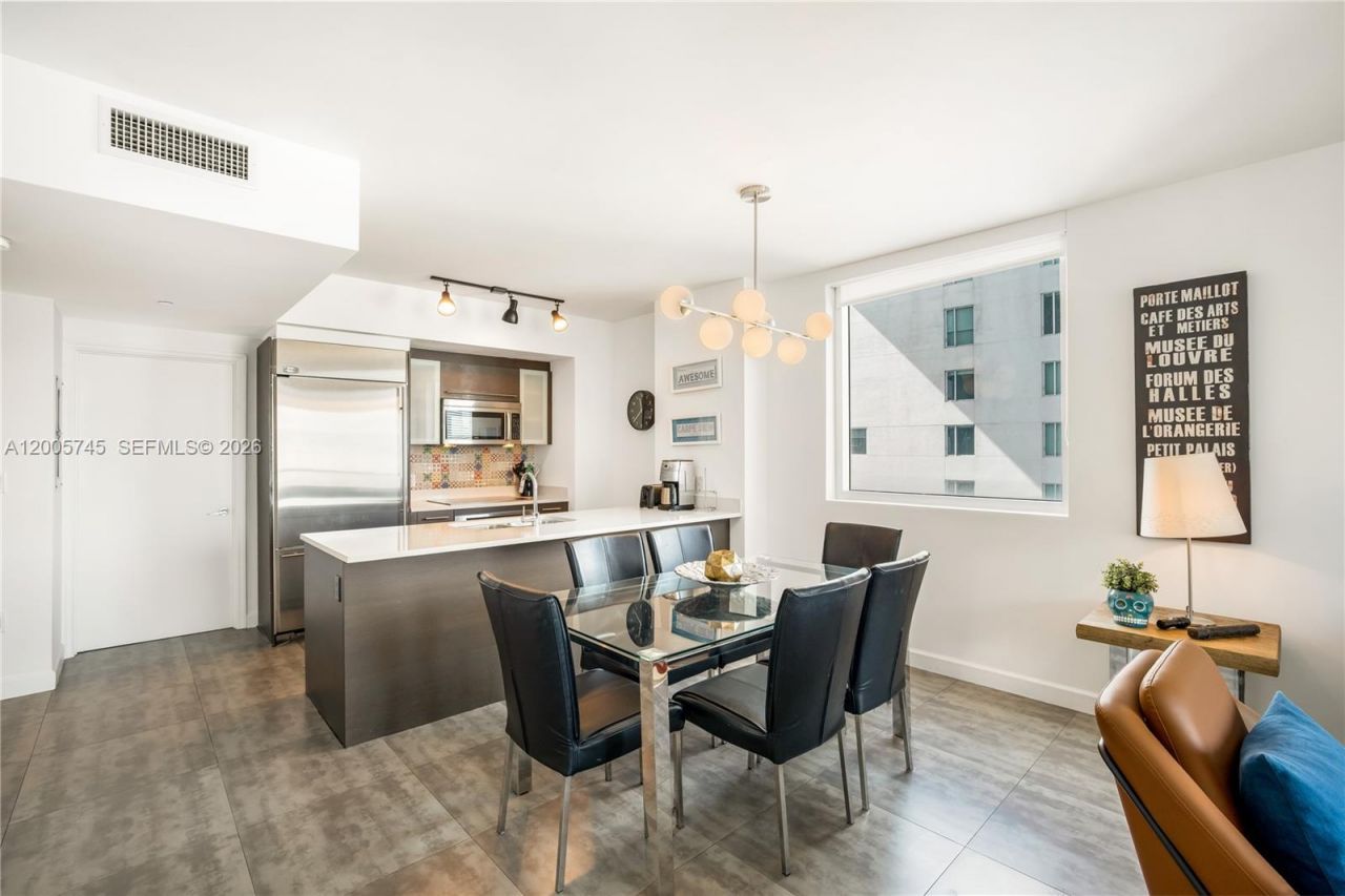 500 Brickell Ave , Unit 3907, Miami, FL 33131 Photo