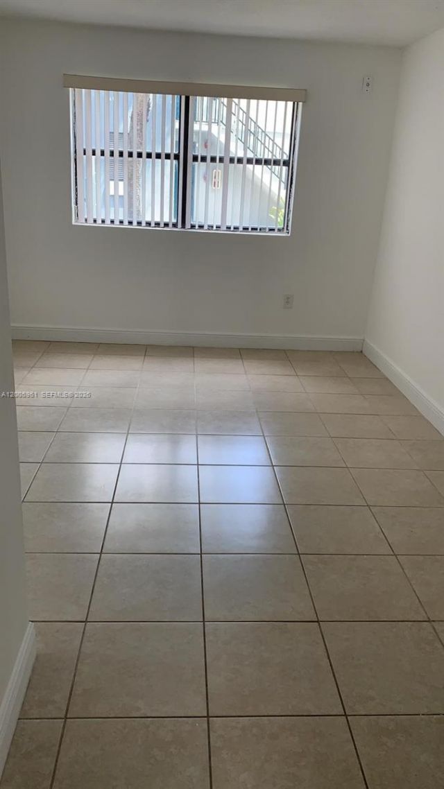 7090 NW 179th St , Unit 108, Hialeah, FL 33015 Photo