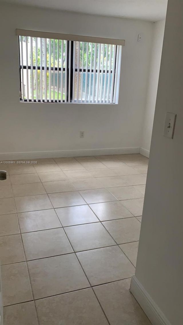 7090 NW 179th St , Unit 108, Hialeah, FL 33015 Photo
