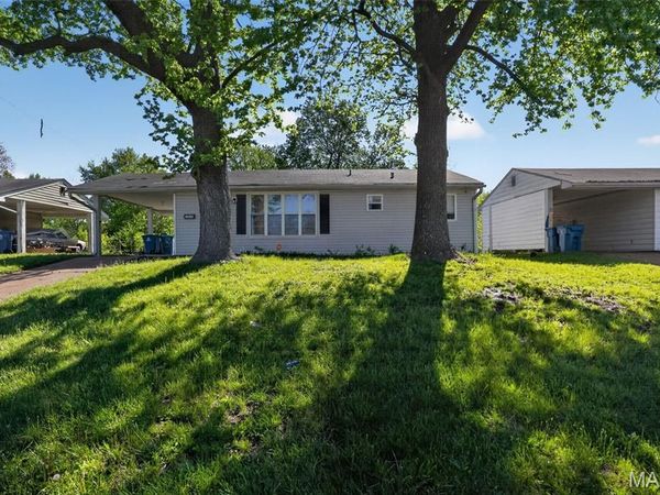 10028 Dellridge Lane , St Louis, MO 63136