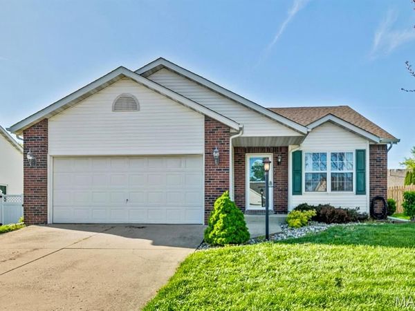 14 Jennifer Drive, Glen Carbon, IL 62034