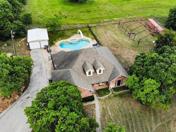 138 N Fm 1655 , Alvord, TX 76225