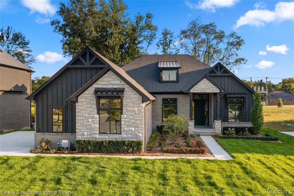 35071 Woodside Drive , Richmond, MI 48062 Main Photo