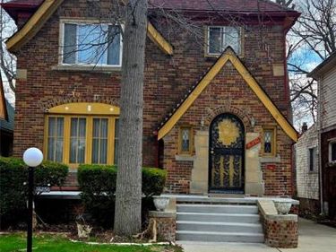 16250 Cherrylawn Street, Detroit, MI 48221