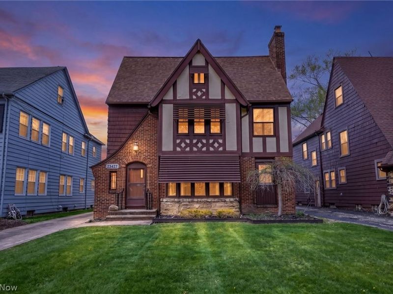 18427 Winslow Road, Shaker Heights, OH 44122 Photo 1