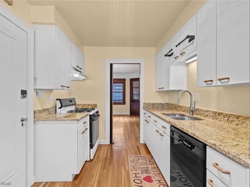 18427 Winslow Road, Shaker Heights, OH 44122 Photo 12