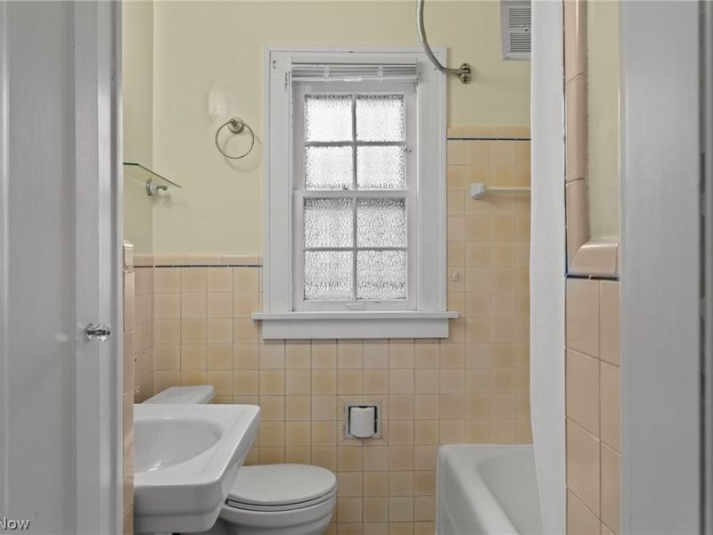 18427 Winslow Road, Shaker Heights, OH 44122 Photo 19