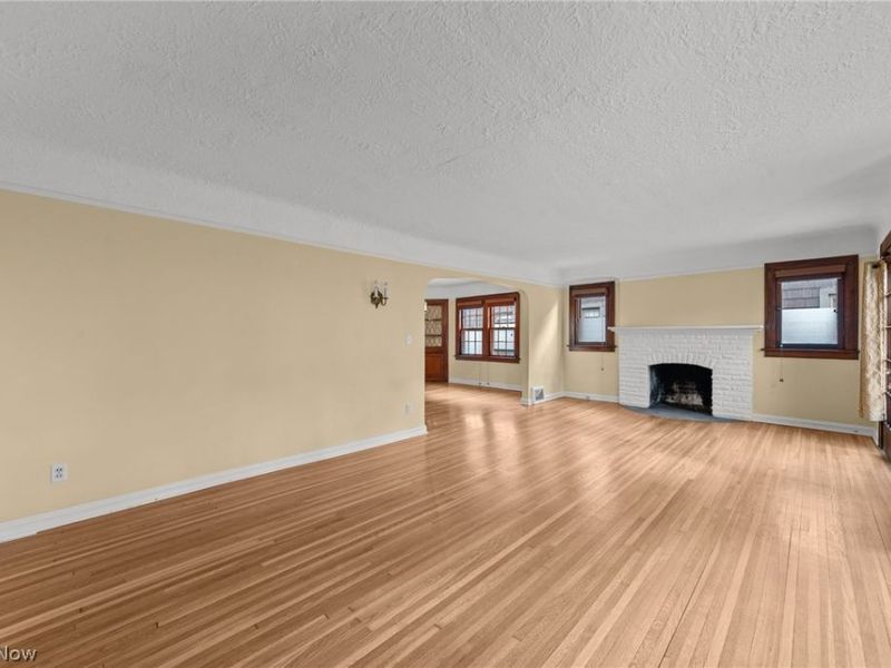 18427 Winslow Road, Shaker Heights, OH 44122 Photo 4