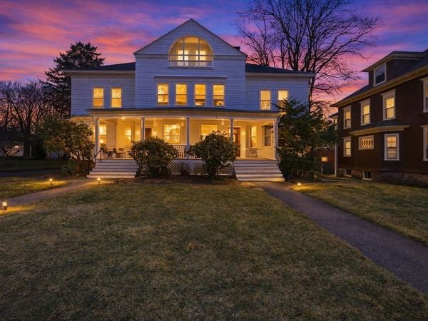 8 Westland St, Worcester, MA 01602