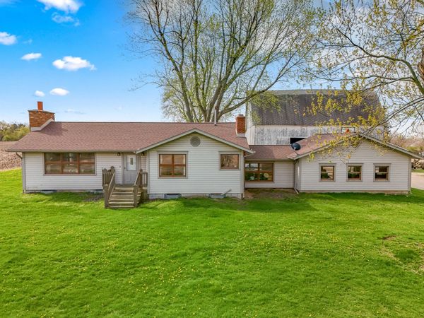 2871 W Bacon Road, Hillsdale, MI 49242