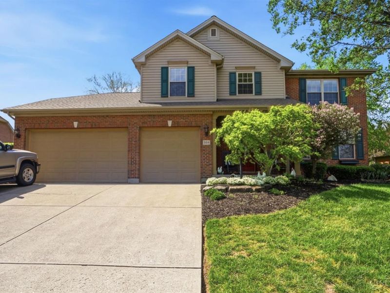 359 Hallmark Court, Fairfield, OH 45014 Photo 2