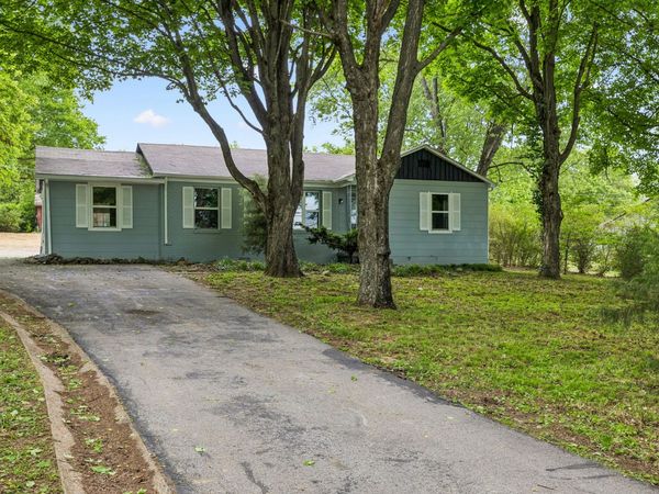 1210 Old State Highway 109N, Gallatin, TN 37066