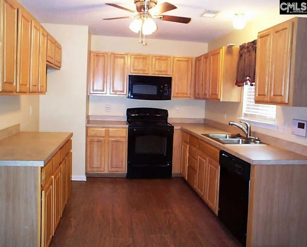 213 Greemount Circle  Photo 4