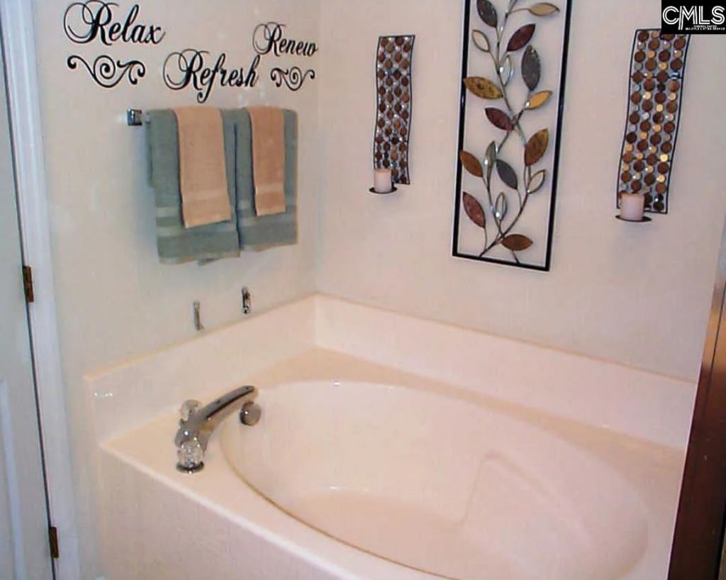 213 Greemount Circle  Photo 9