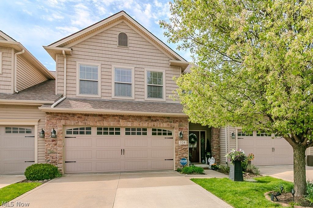 324 Lakewick Lane , Willowick, OH 44095