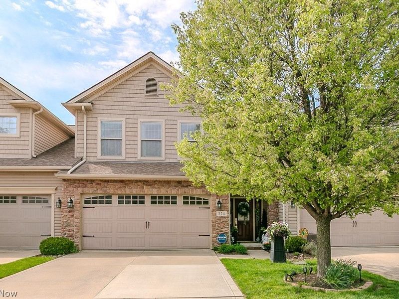 324 Lakewick Lane, Willowick, OH 44095 Photo 2
