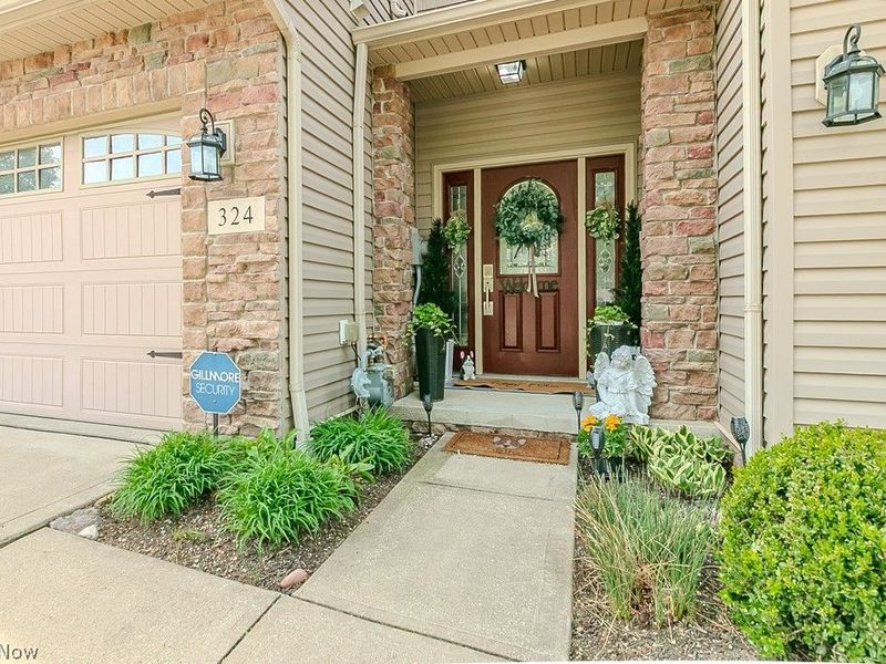 324 Lakewick Lane, Willowick, OH 44095 Photo 3