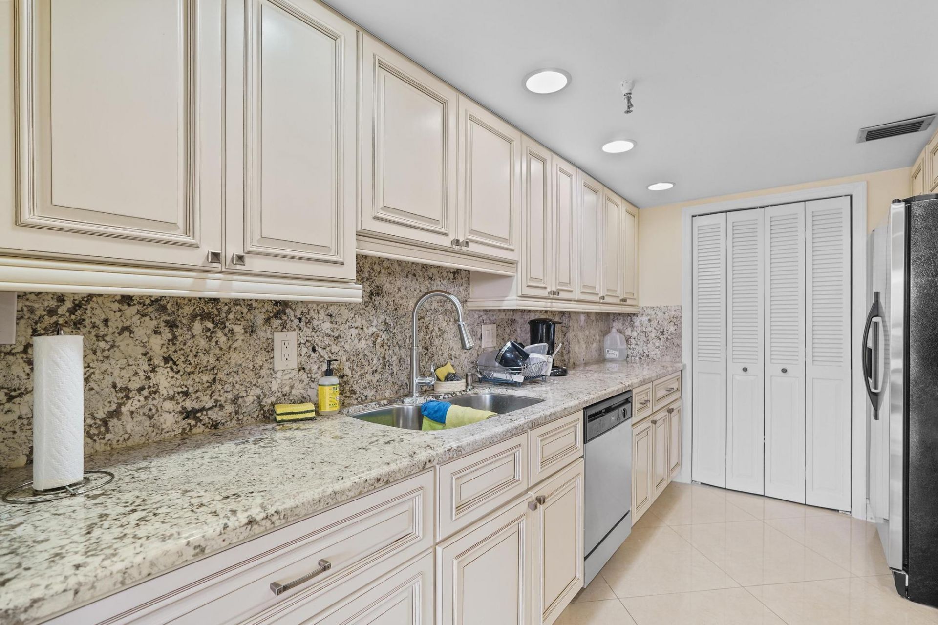 859 Jeffery Street, Unit 506, Boca Raton, FL 33487 Photo