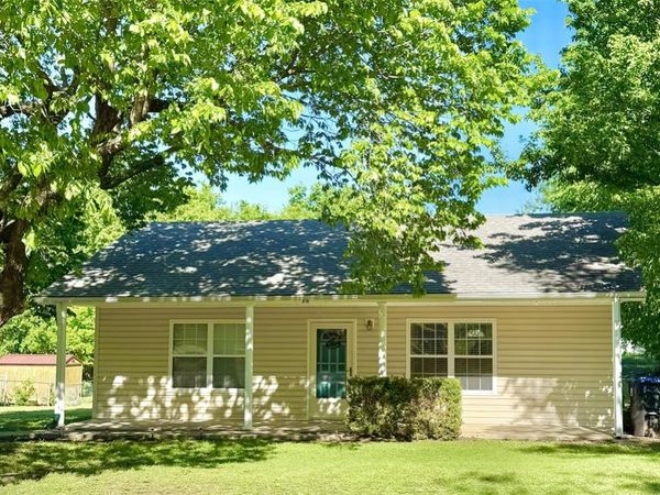 818 N Cleason Avenue, Davenport, OK 74026