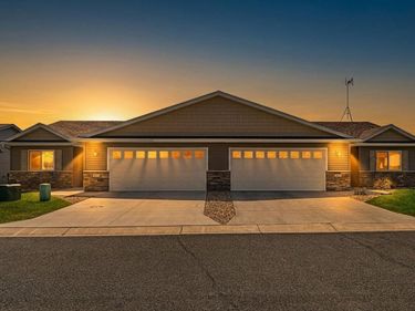 417 Fawn Run, Kenyon, MN 55946