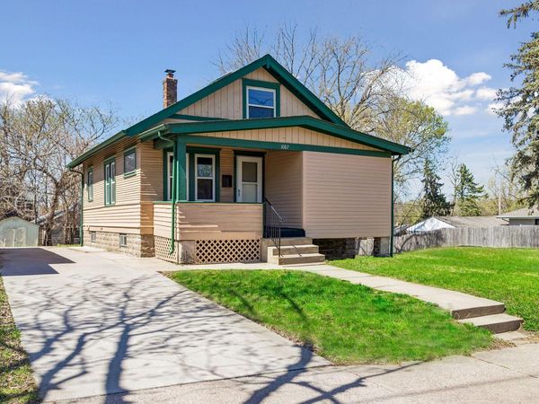 1087 Western Avenue N, Saint Paul, MN 55117