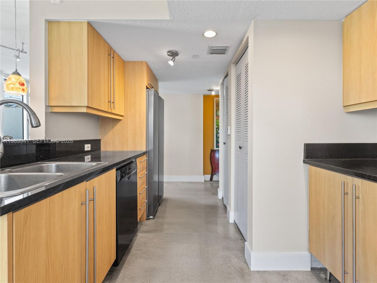 7600 Collins Ave , Unit 412, Miami Beach, FL 33141 Photo