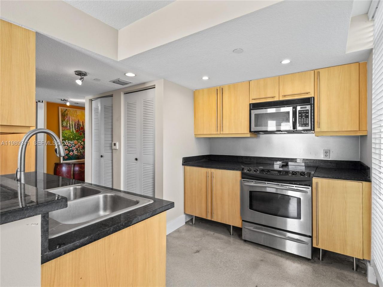 7600 Collins Ave , Unit 412, Miami Beach, FL 33141 Photo