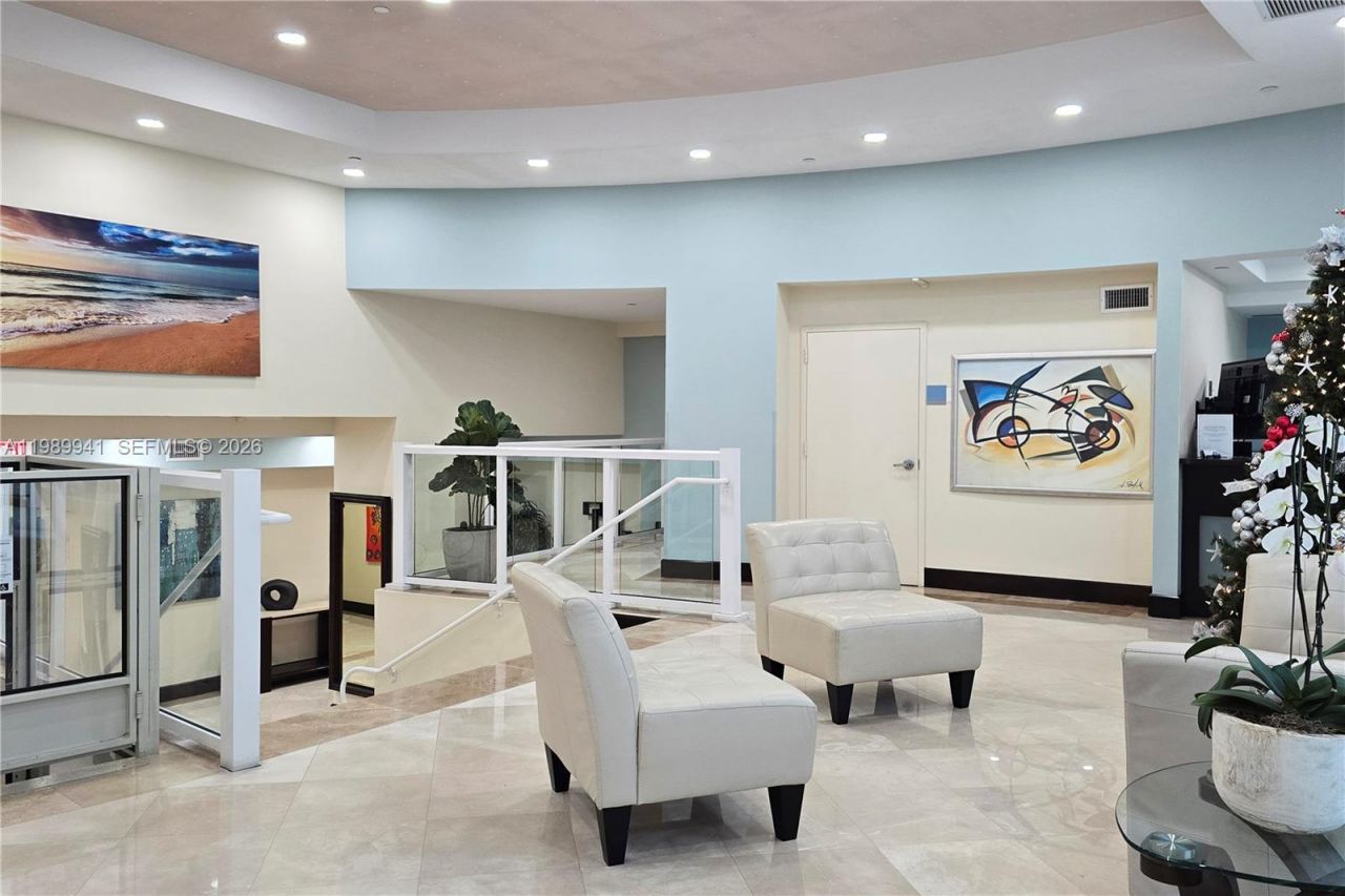 7600 Collins Ave , Unit 412, Miami Beach, FL 33141 Photo