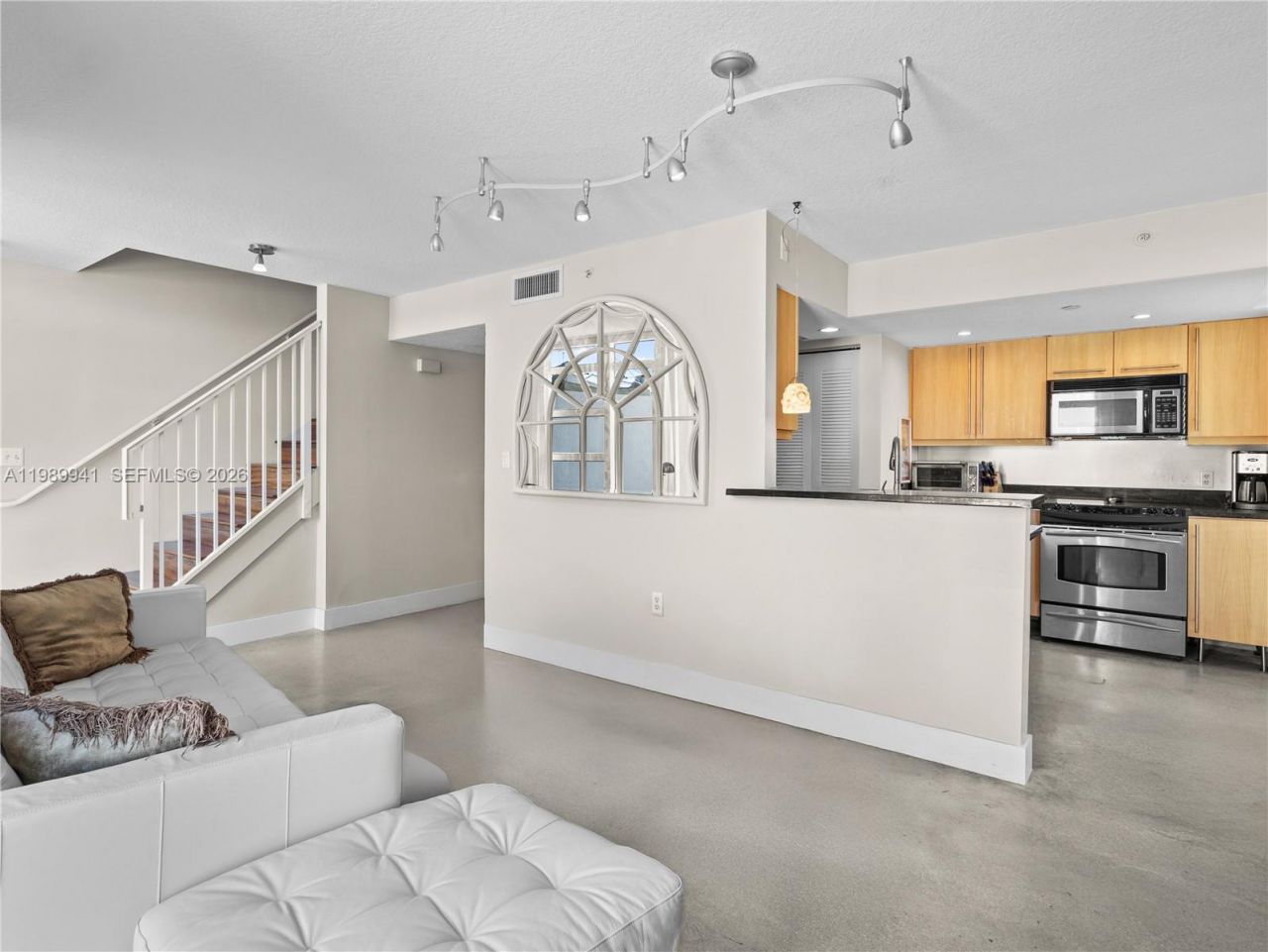 7600 Collins Ave , Unit 412, Miami Beach, FL 33141 Photo