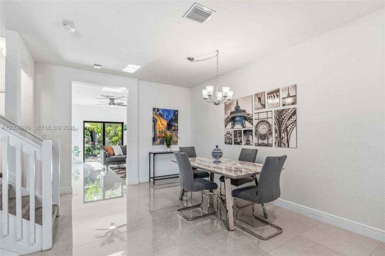 10964 W 32nd Ln, Hialeah, FL 33018 Photo