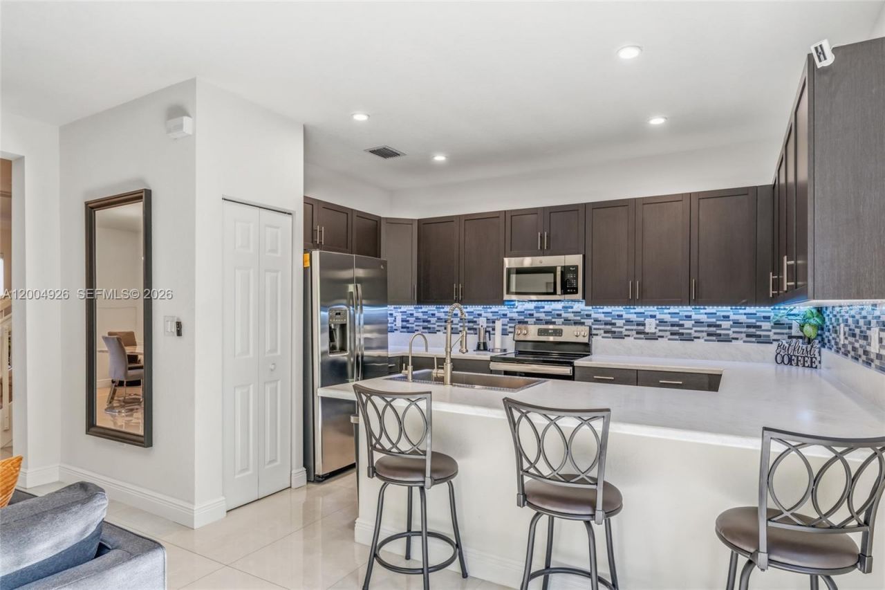 10964 W 32nd Ln, Hialeah, FL 33018 Photo