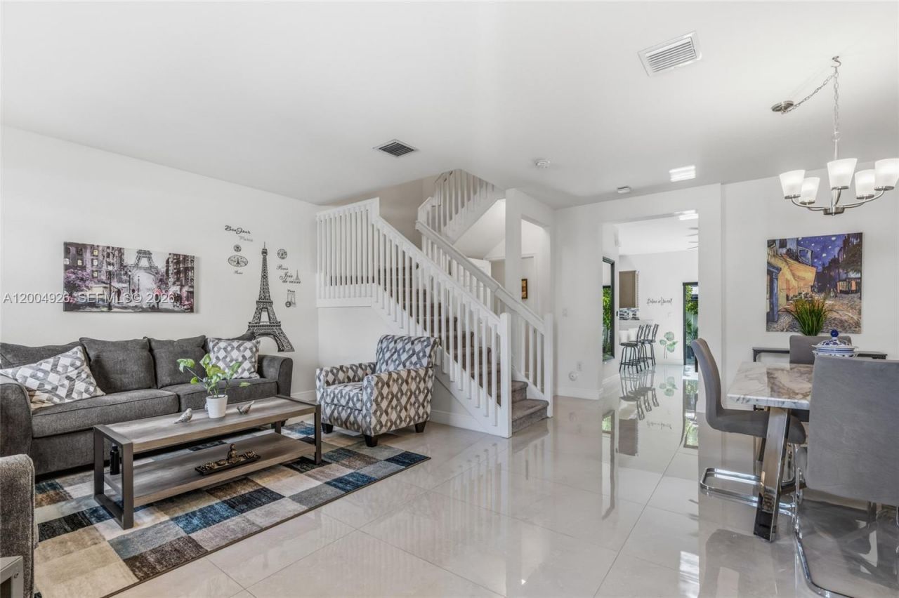 10964 W 32nd Ln, Hialeah, FL 33018 Photo