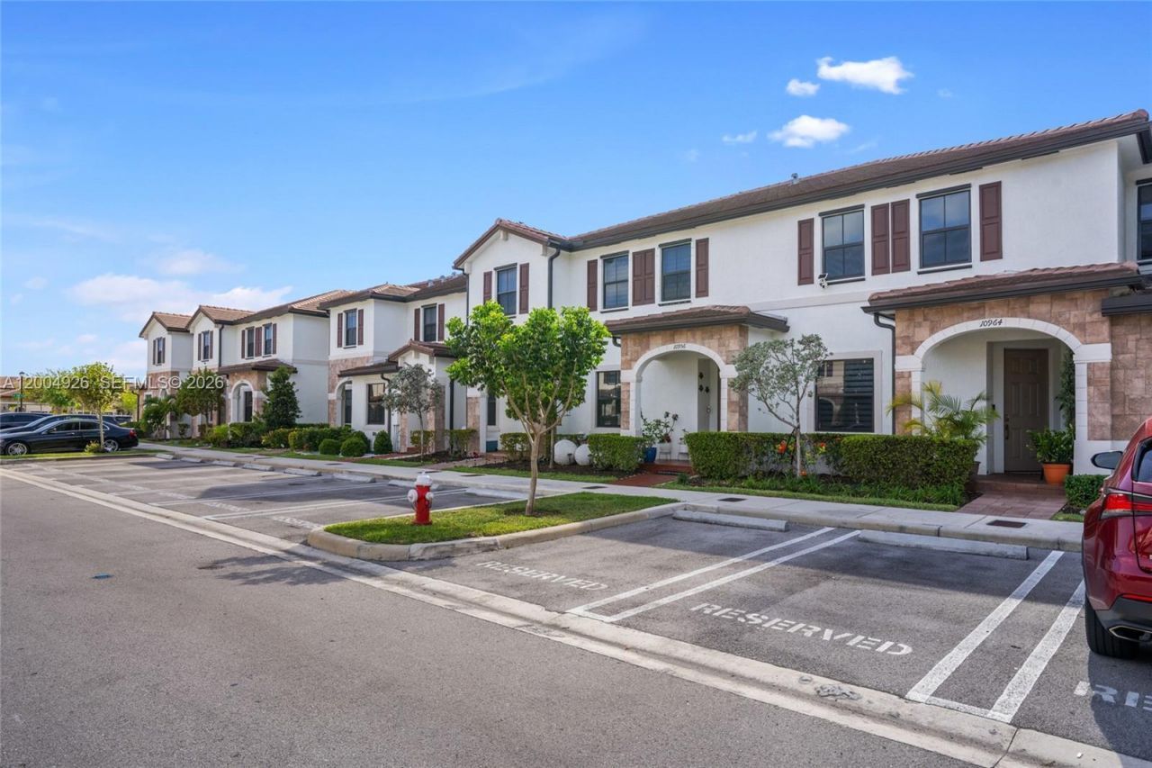 10964 W 32nd Ln, Hialeah, FL 33018 Photo